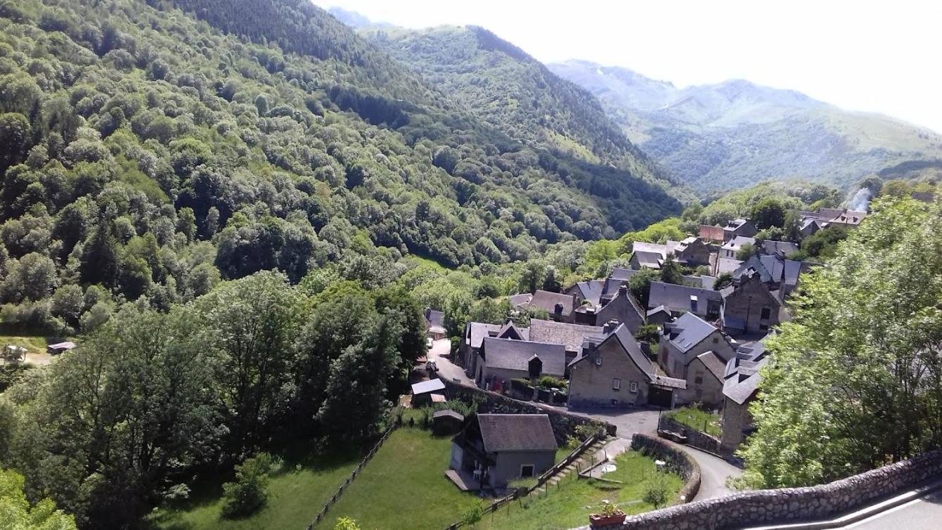Le 102, T3 Pour 5 Personnes, Vue Montagne, Classe 2 Etoiles Nf, Parking, Piscine En Ete Bagnères-de-Luchon Exterior foto