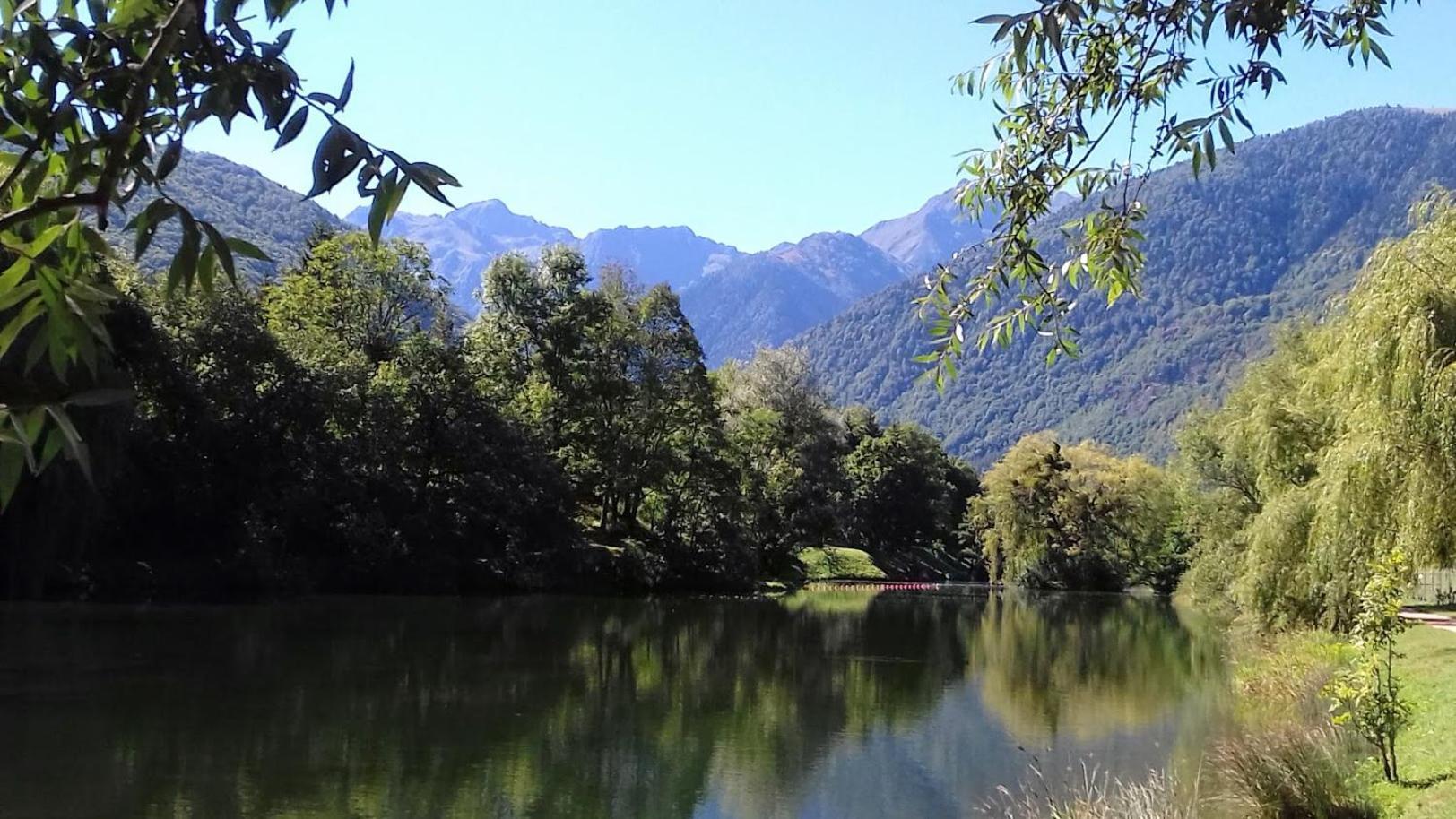 Le 102, T3 Pour 5 Personnes, Vue Montagne, Classe 2 Etoiles Nf, Parking, Piscine En Ete Bagnères-de-Luchon Exterior foto